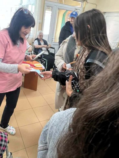 Мартенички за живущите в Дом за възрастни хора с увреждания с. Щърково общ. Лесичово 5